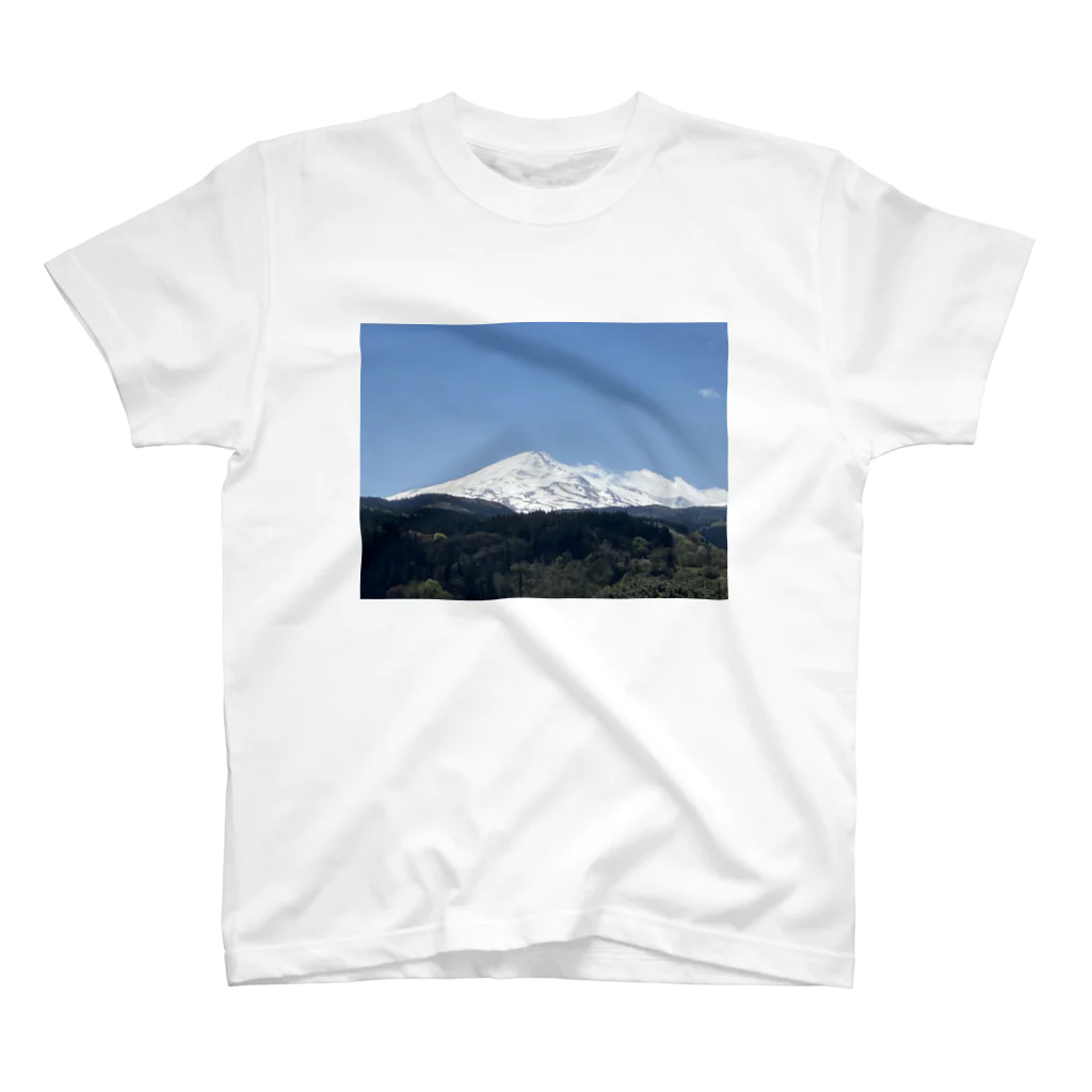 otobokemama06の鳥海山 Regular Fit T-Shirt