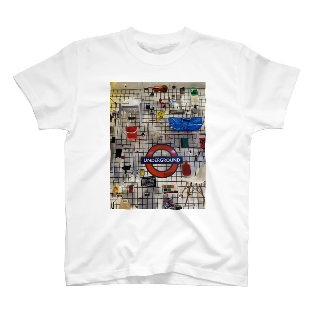 London-chanのUnder ground  Regular Fit T-Shirt