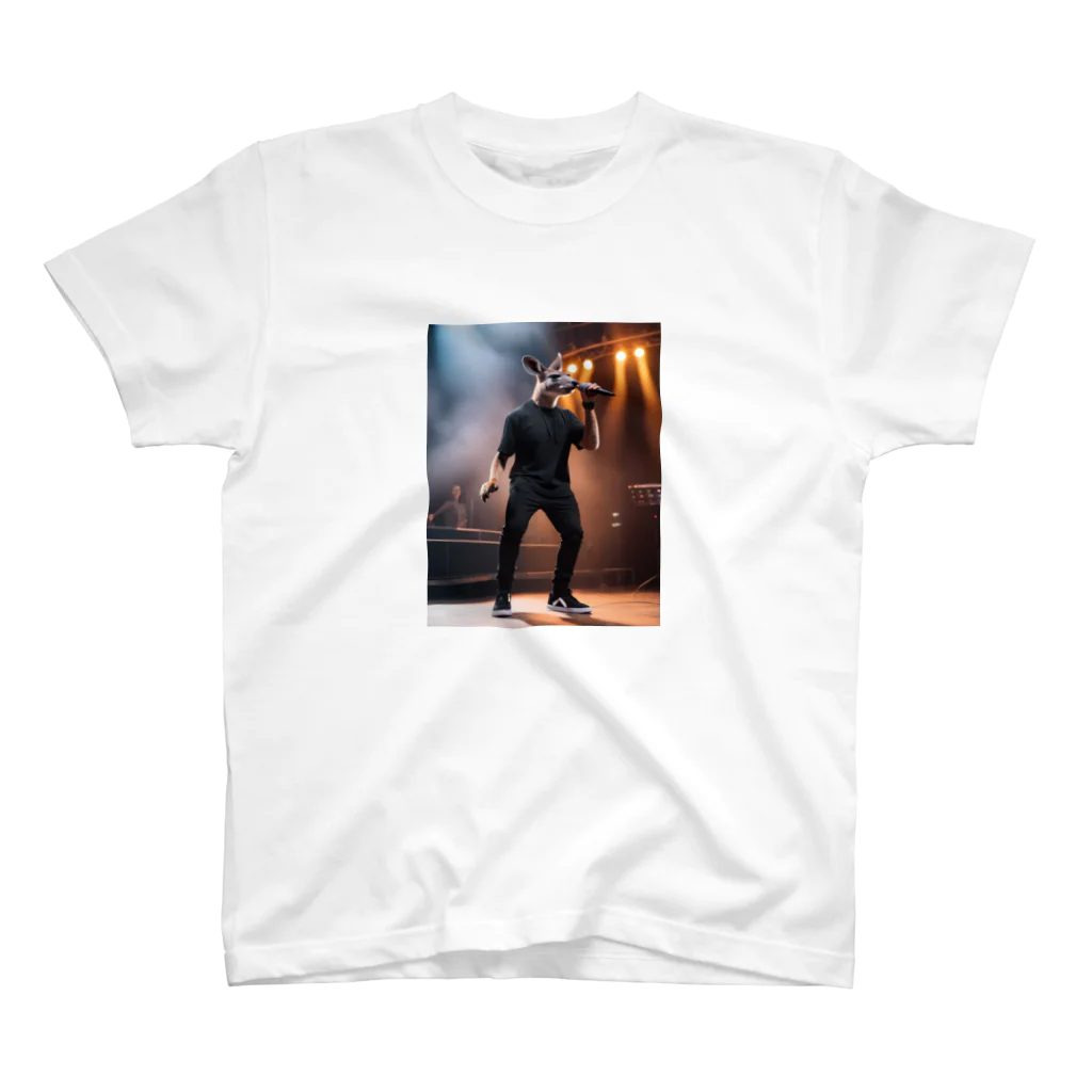 DDdの熱唱するカンガルー Regular Fit T-Shirt