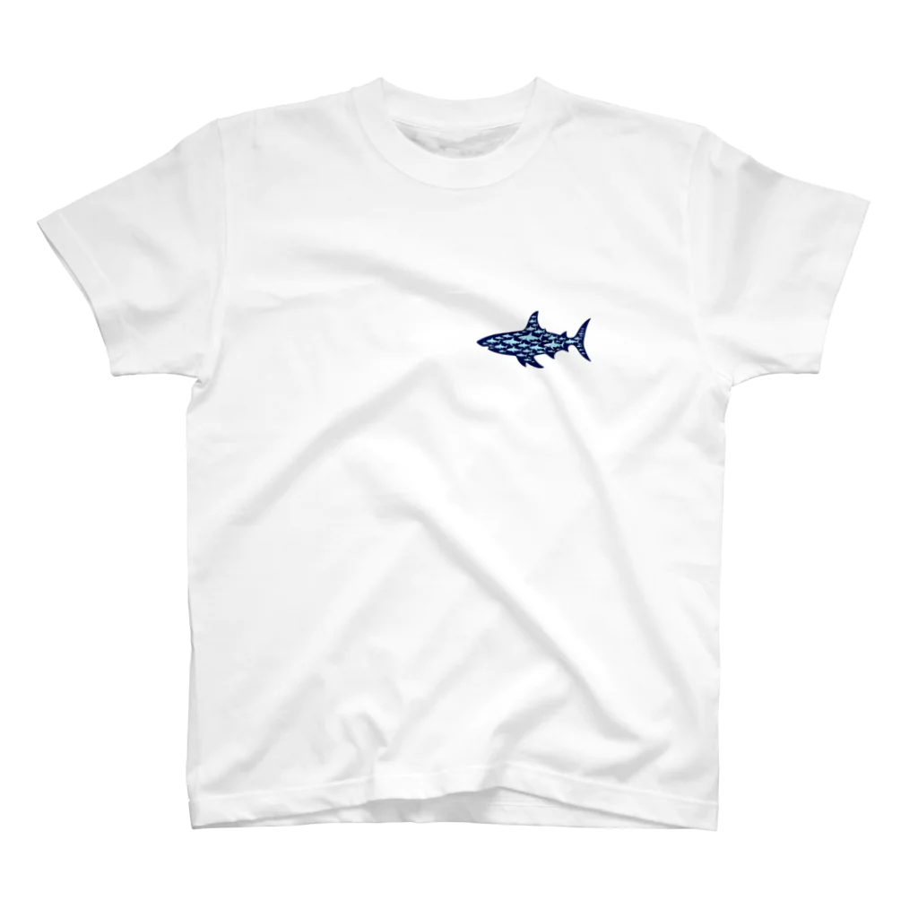 とろろショップのShark Shape Regular Fit T-Shirt