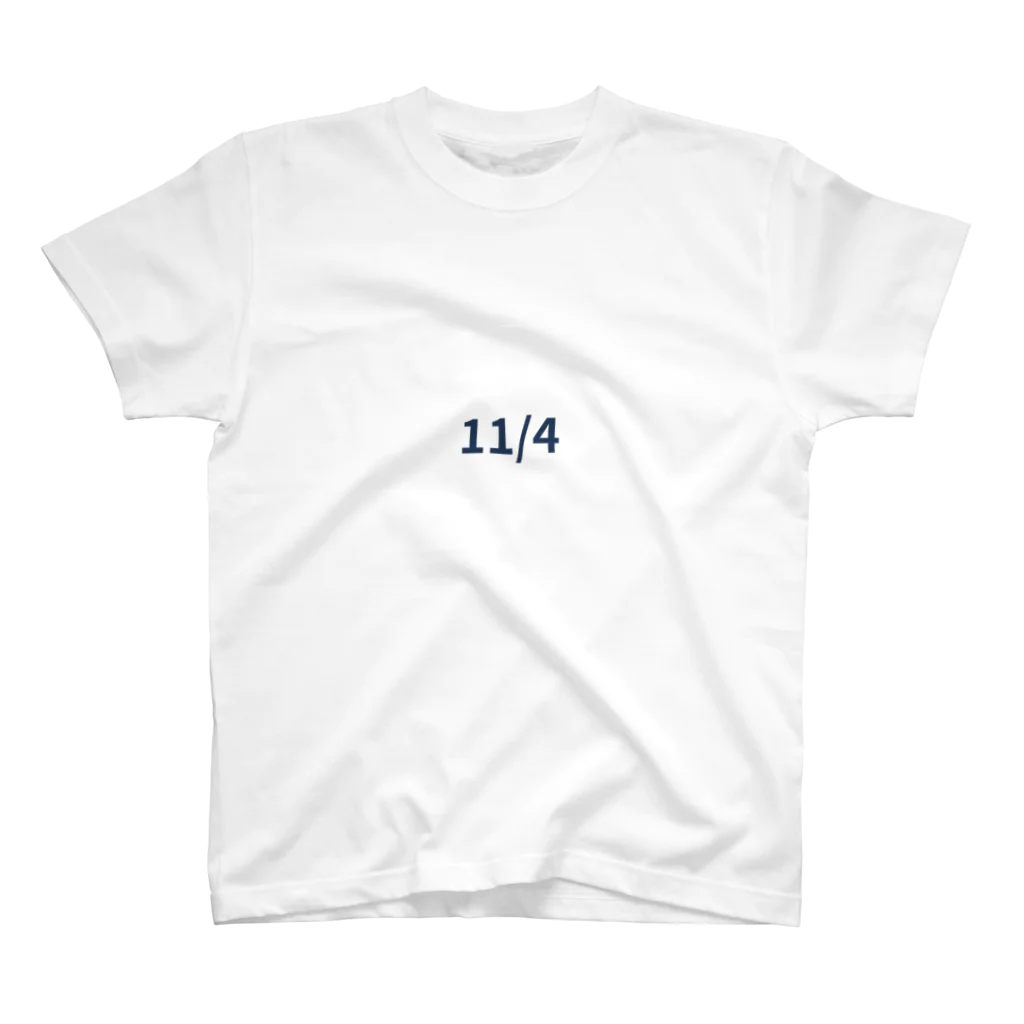 AY-28の日付グッズ　１１/4 バージョン Regular Fit T-Shirt