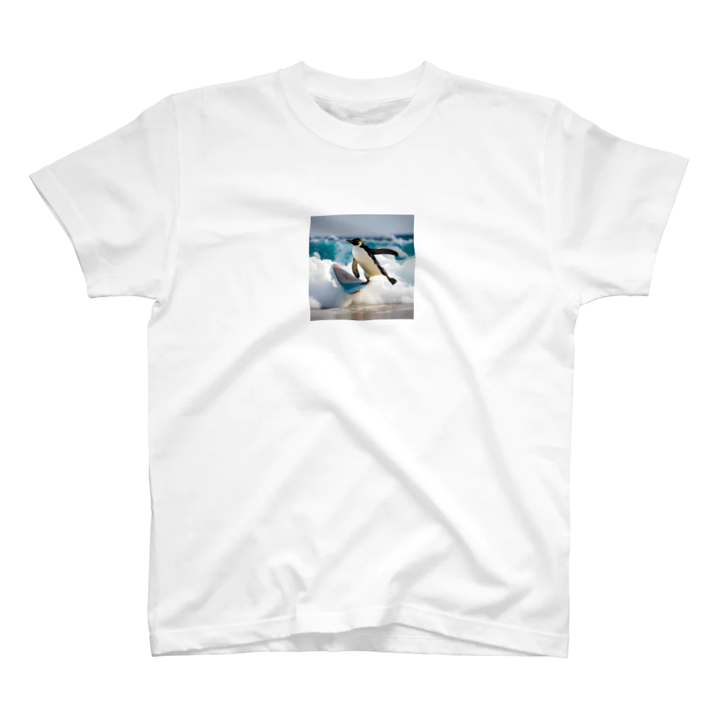 hakumenhonのサーフィンするペンギン Regular Fit T-Shirt