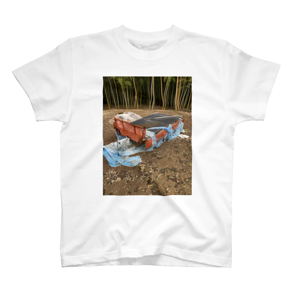 S_Y upperの大切に使われてきた農業機械✨ Regular Fit T-Shirt