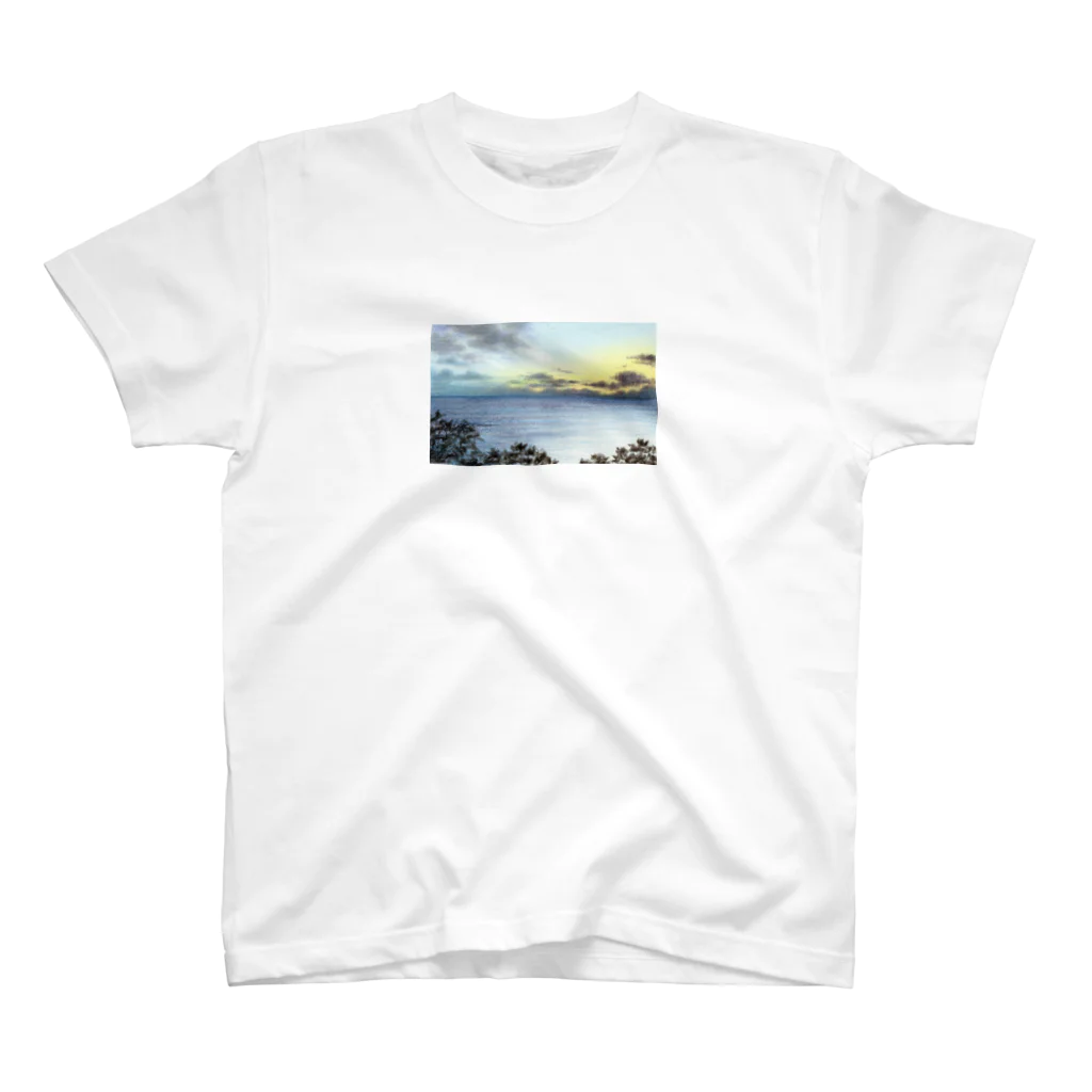 水彩色鉛筆チャンネルの夕暮れの海（水彩色鉛筆画） スタンダードTシャツ