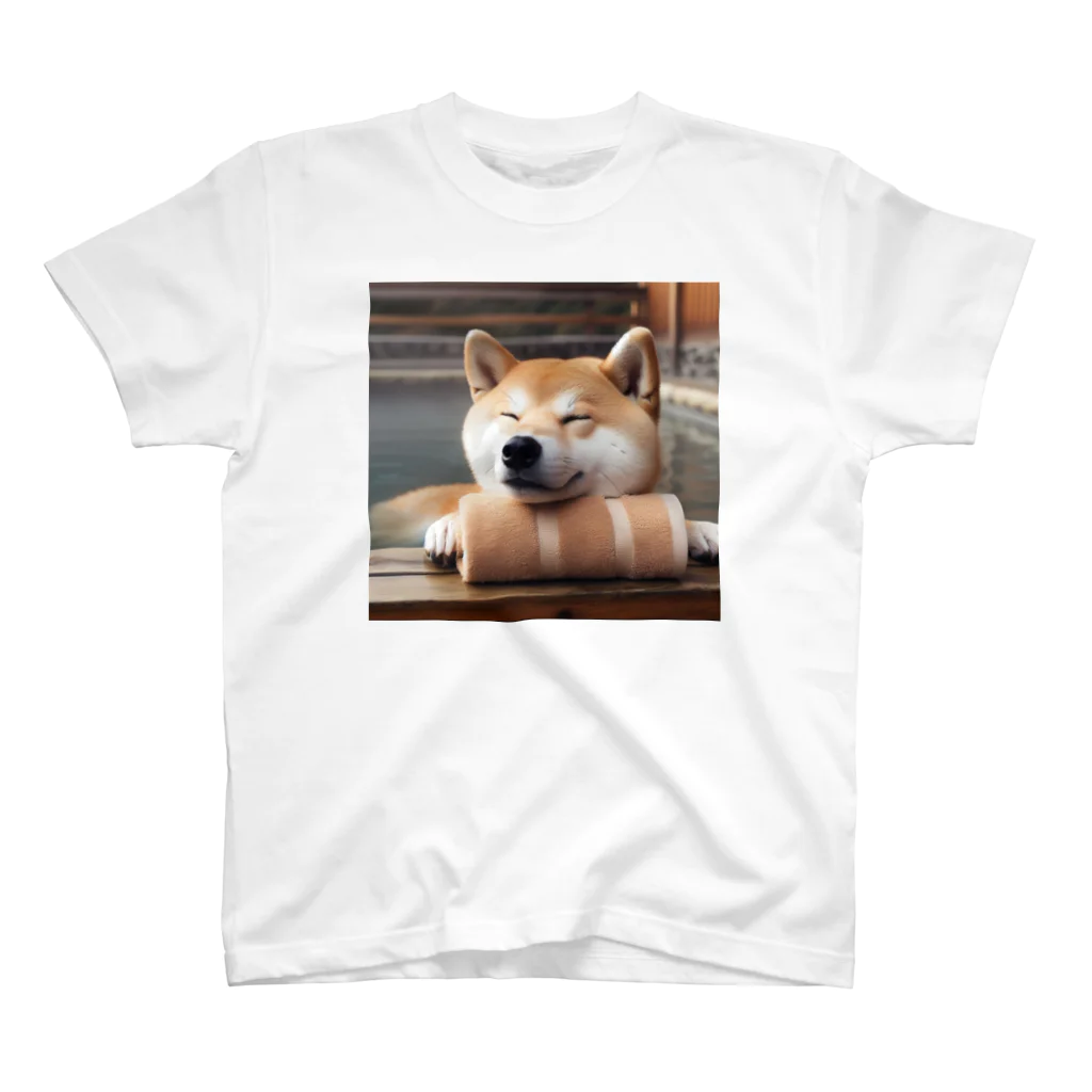 wonderwoofのほっこり柴犬 Regular Fit T-Shirt