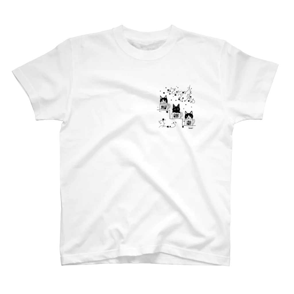 ひげ猫マリオの白黒3にゃん スタンダードTシャツ