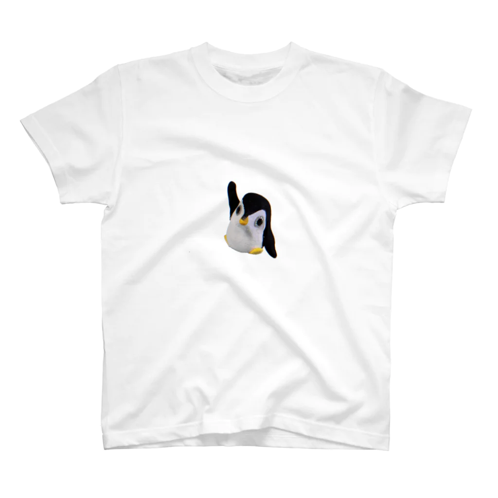 yisのゆるかわペンギン Regular Fit T-Shirt