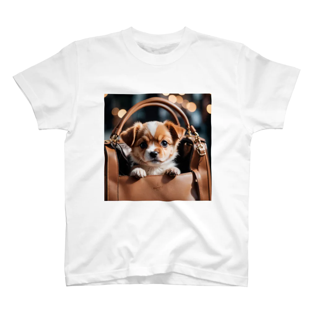 hanako_nono21のバッグに入った犬 Regular Fit T-Shirt