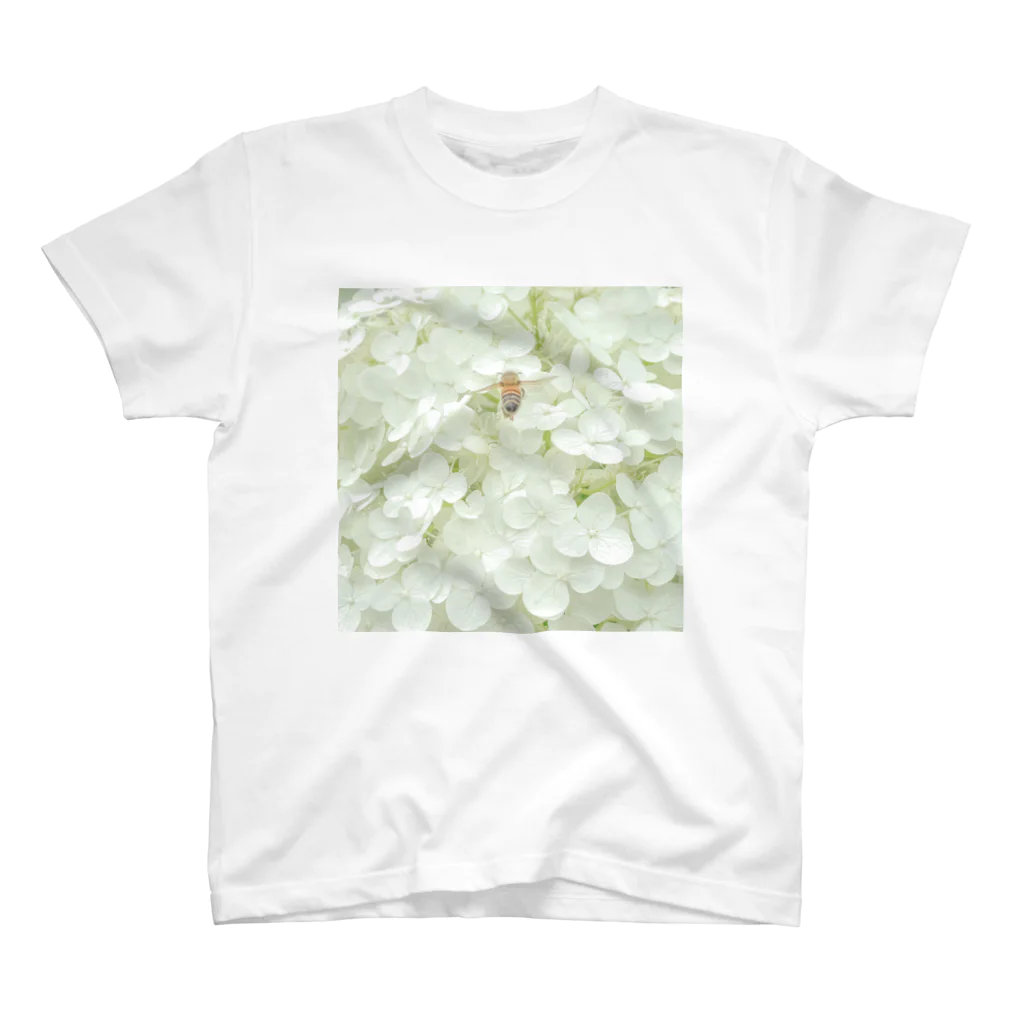 kanyの紫陽花とハチ_グリーン スタンダードTシャツ