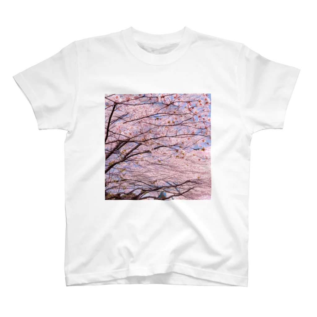 辺賦志ショップの美しき桜 Regular Fit T-Shirt