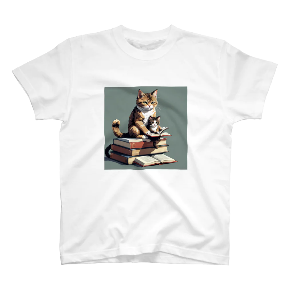 三毛猫shopの本を読む猫 スタンダードTシャツ