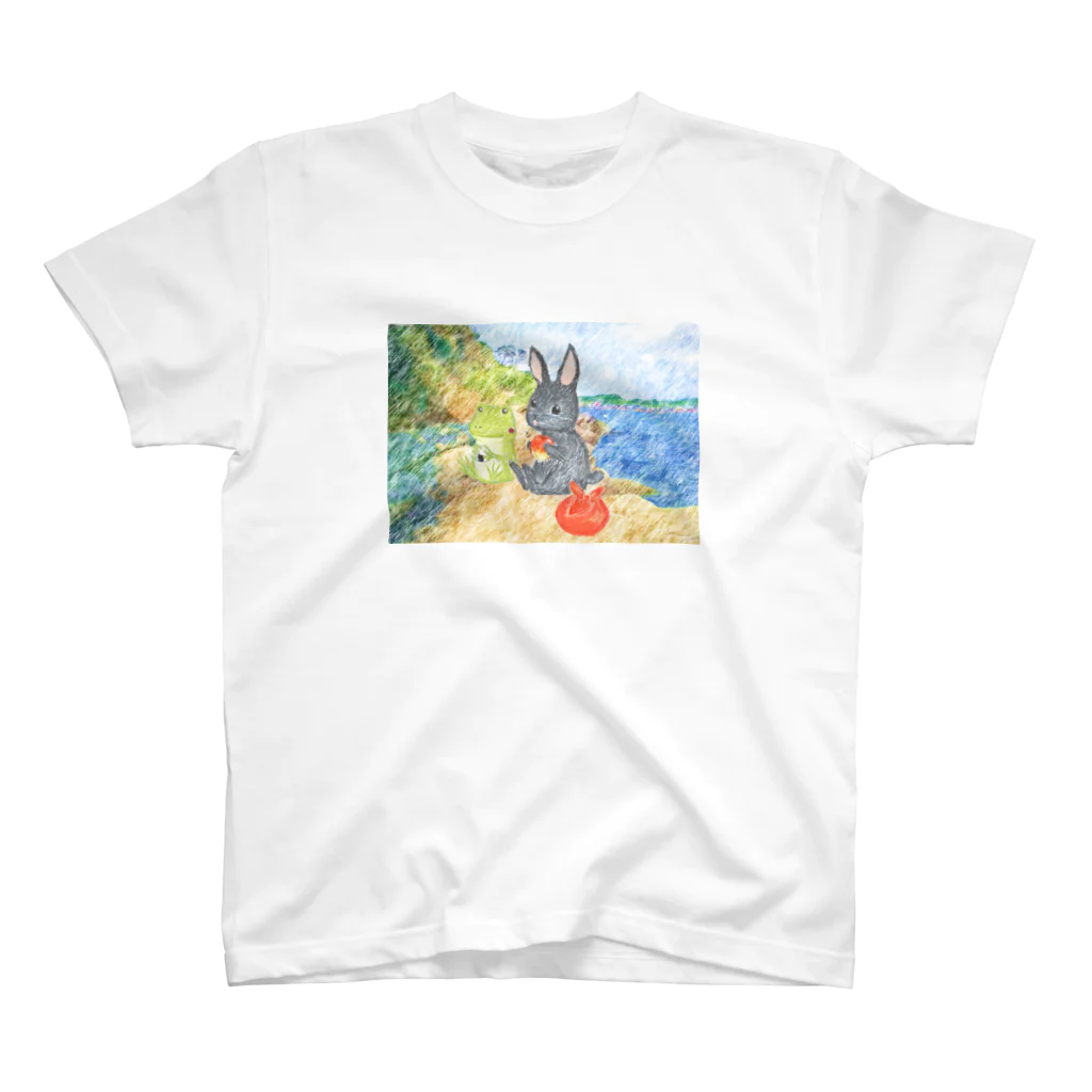 うさぎ石鹸の海辺のパトちゃんとケロちゃん スタンダードTシャツ