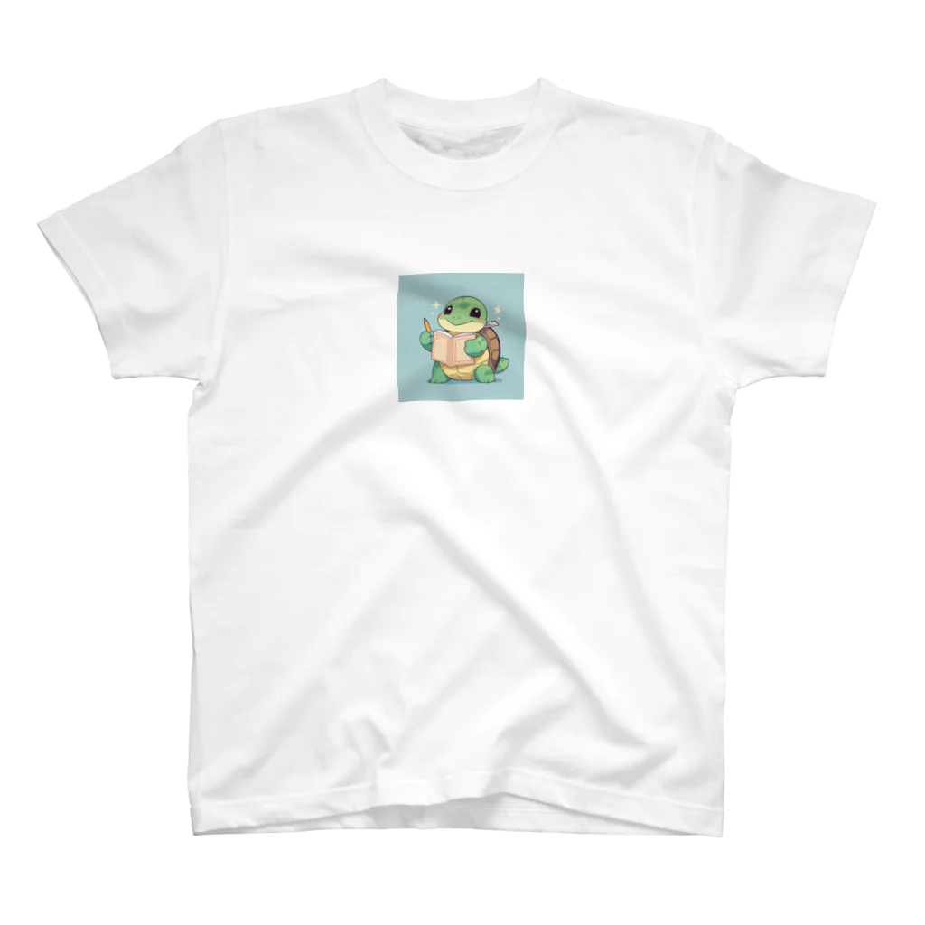 ganeshaのおもちゃの本を持ったかわいいカメ Regular Fit T-Shirt