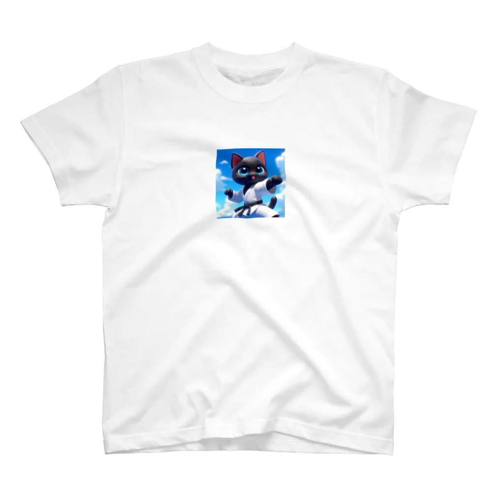 キュート＆クールの空手家クロネコ君・バージョン２ Regular Fit T-Shirt