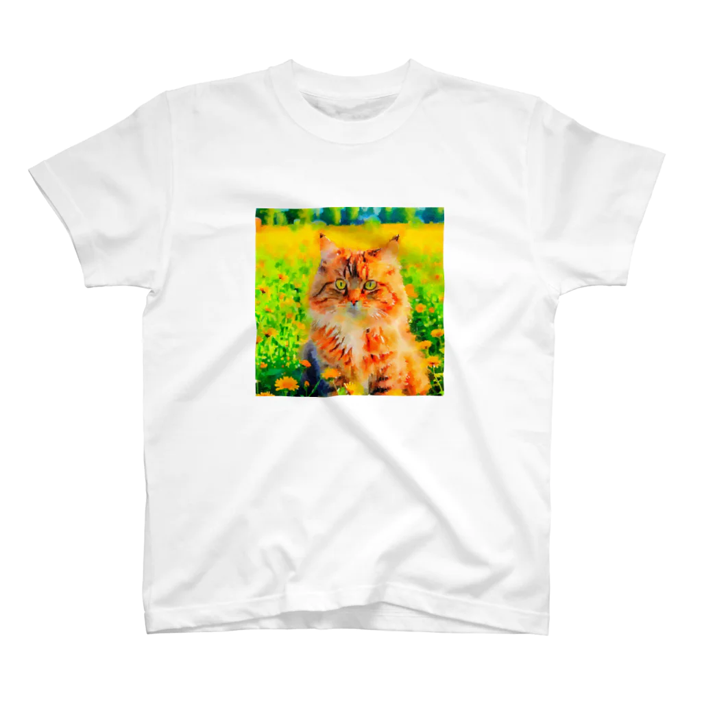 猫好きの谷の猫の水彩画/花畑のサイベリアンねこのイラスト/キジトラネコ Regular Fit T-Shirt