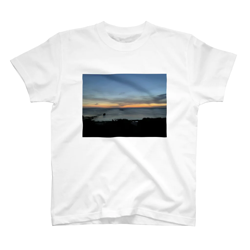 Y life partnerの沖縄の夕暮れ Regular Fit T-Shirt