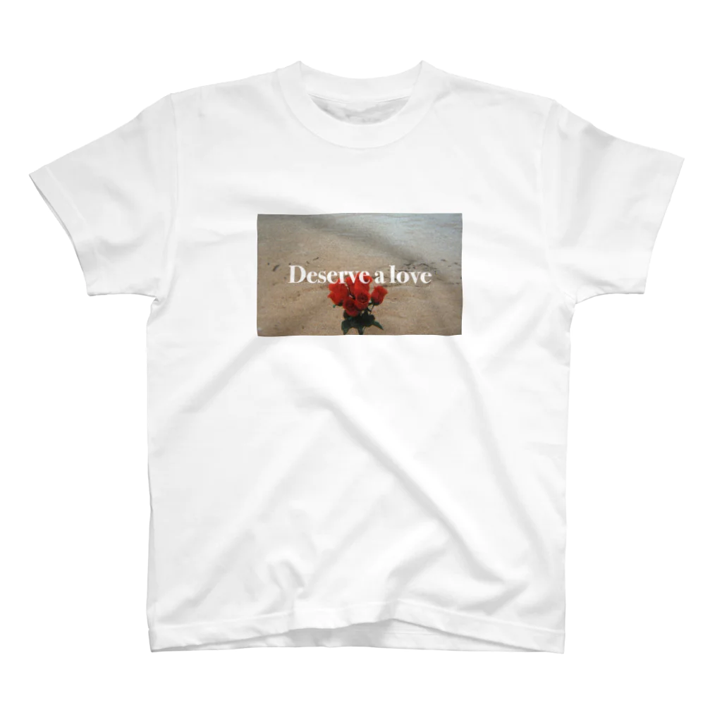 BelovedのDeserve a love(愛される価値がある) Regular Fit T-Shirt