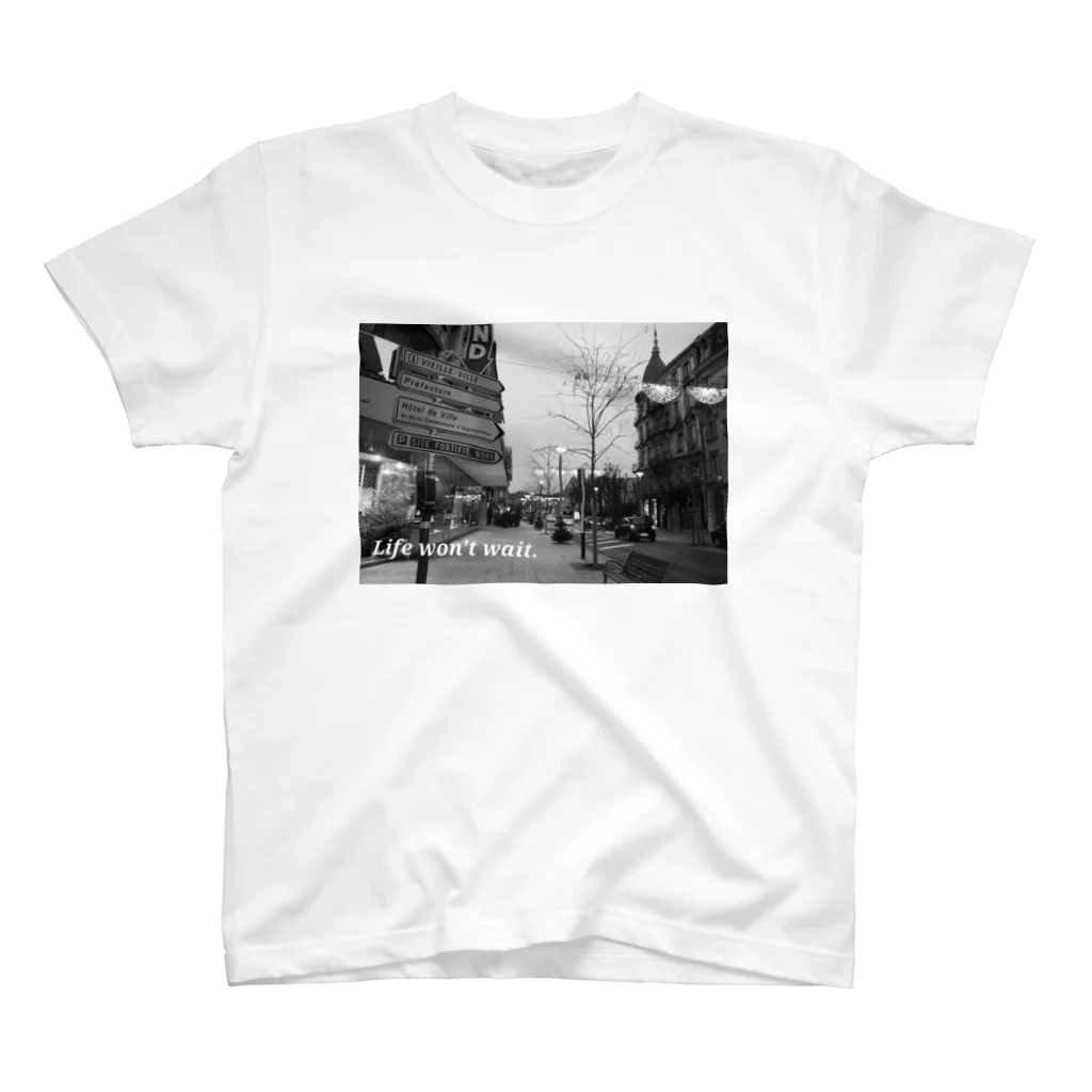 odan5のおしゃれな町並み写真デザイン スタンダードTシャツ