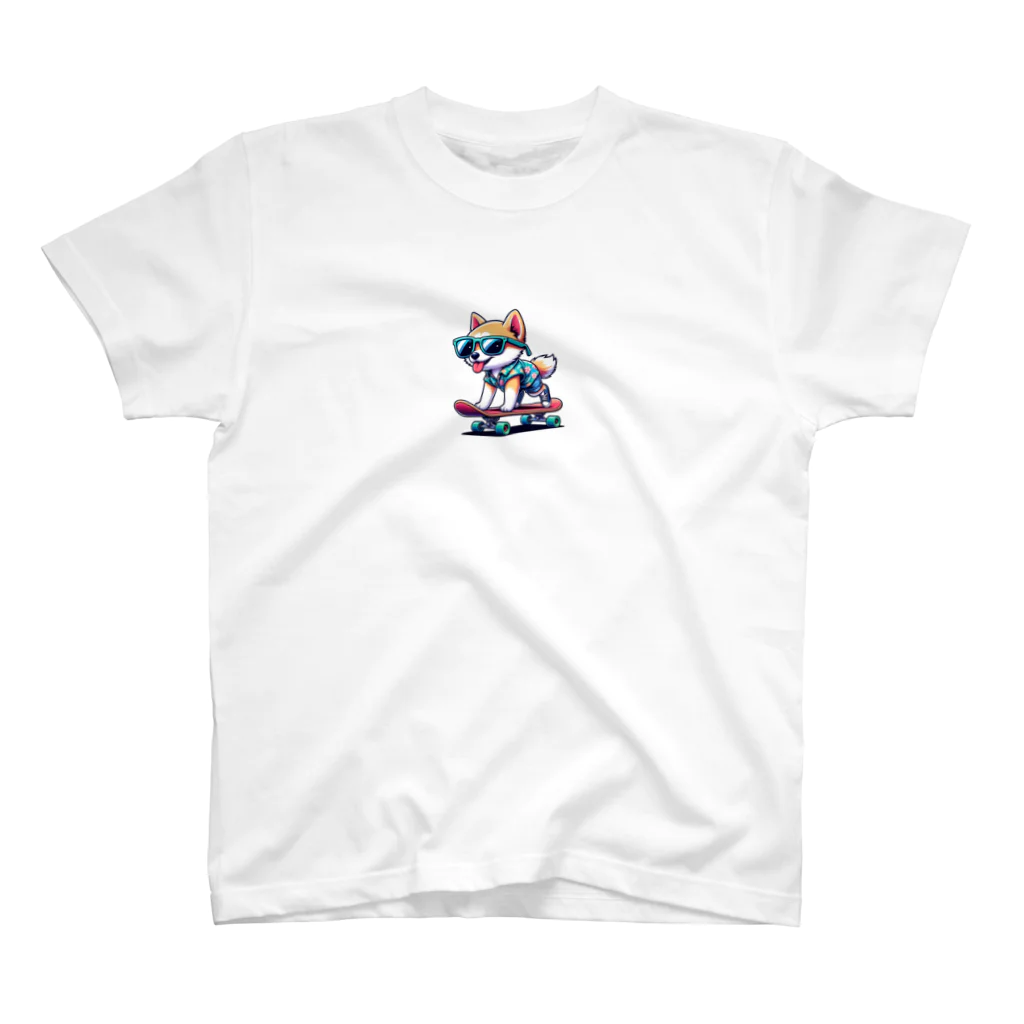 Gokuuchan's Cute CreationsのGokuuchan Summer Skateboard  Regular Fit T-Shirt