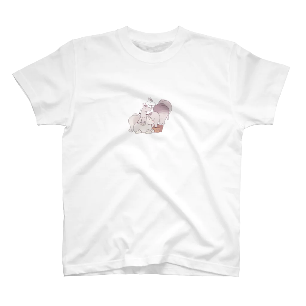 むすびごはんのめっちゃ見てくる芦毛ちゃんズ Regular Fit T-Shirt