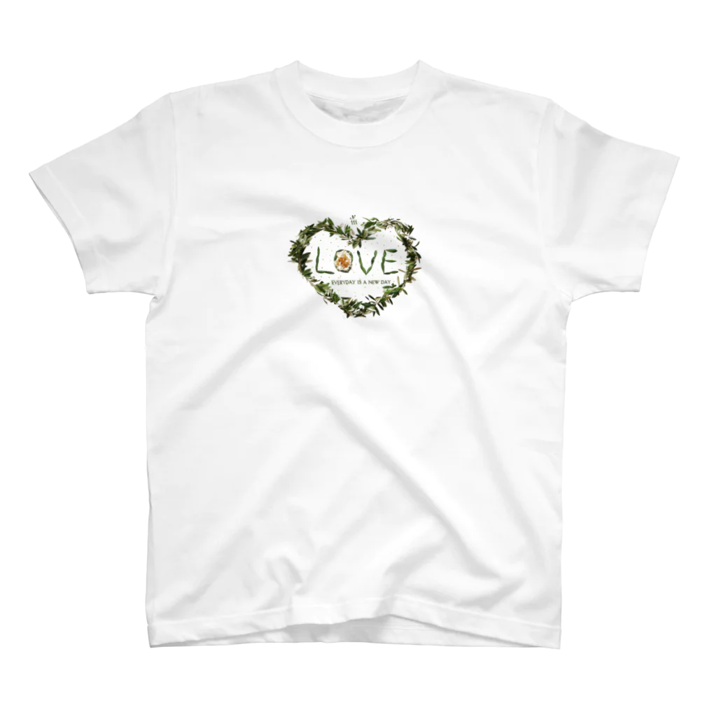 No.111のLOVE IS THERE   Oliveの木 スタンダードTシャツ