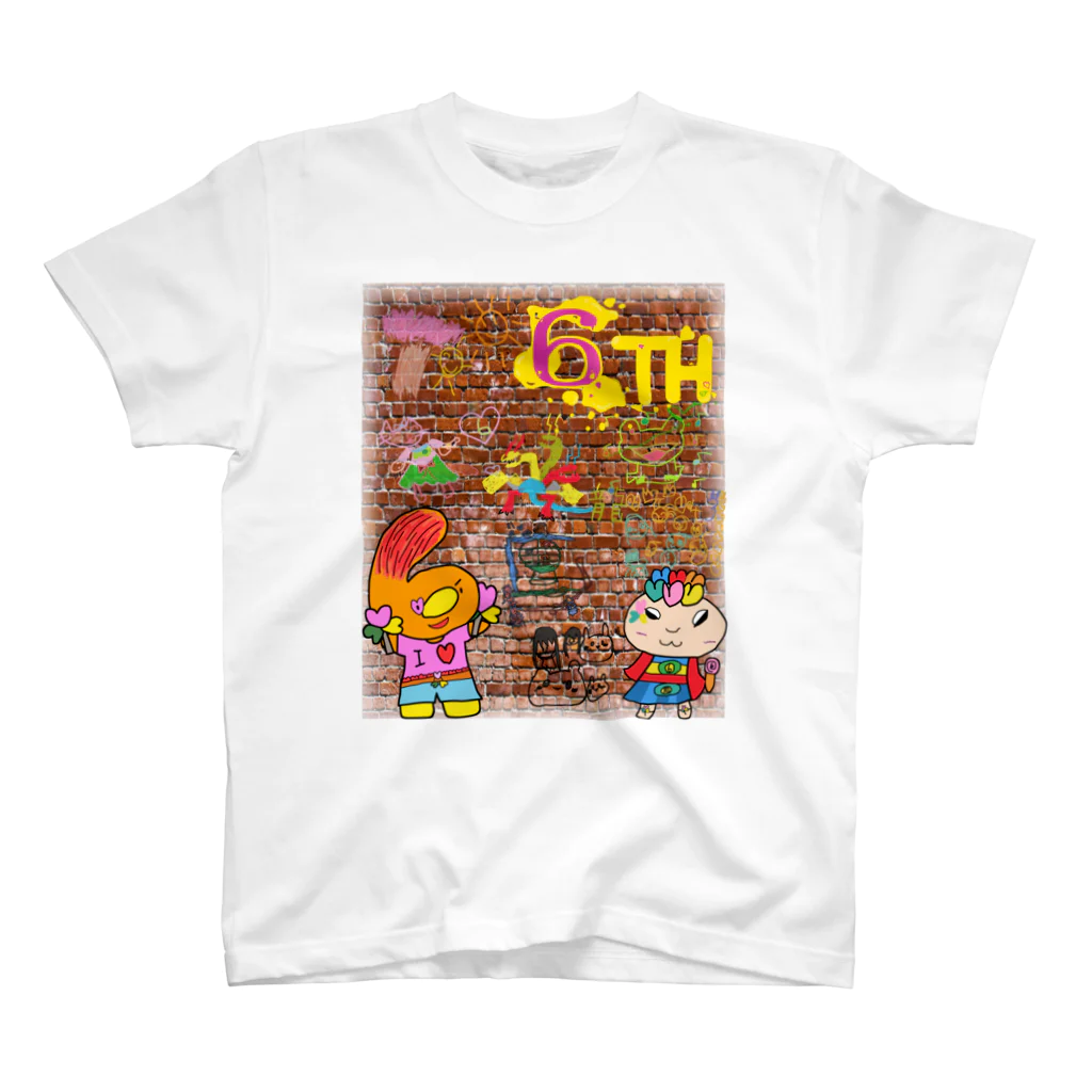 ジェー・オー・ビーのTH6周年デザイン Regular Fit T-Shirt