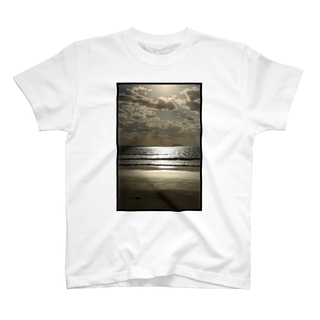 Rikutou Iura 【井浦六灯】のpeaceful ocean Regular Fit T-Shirt