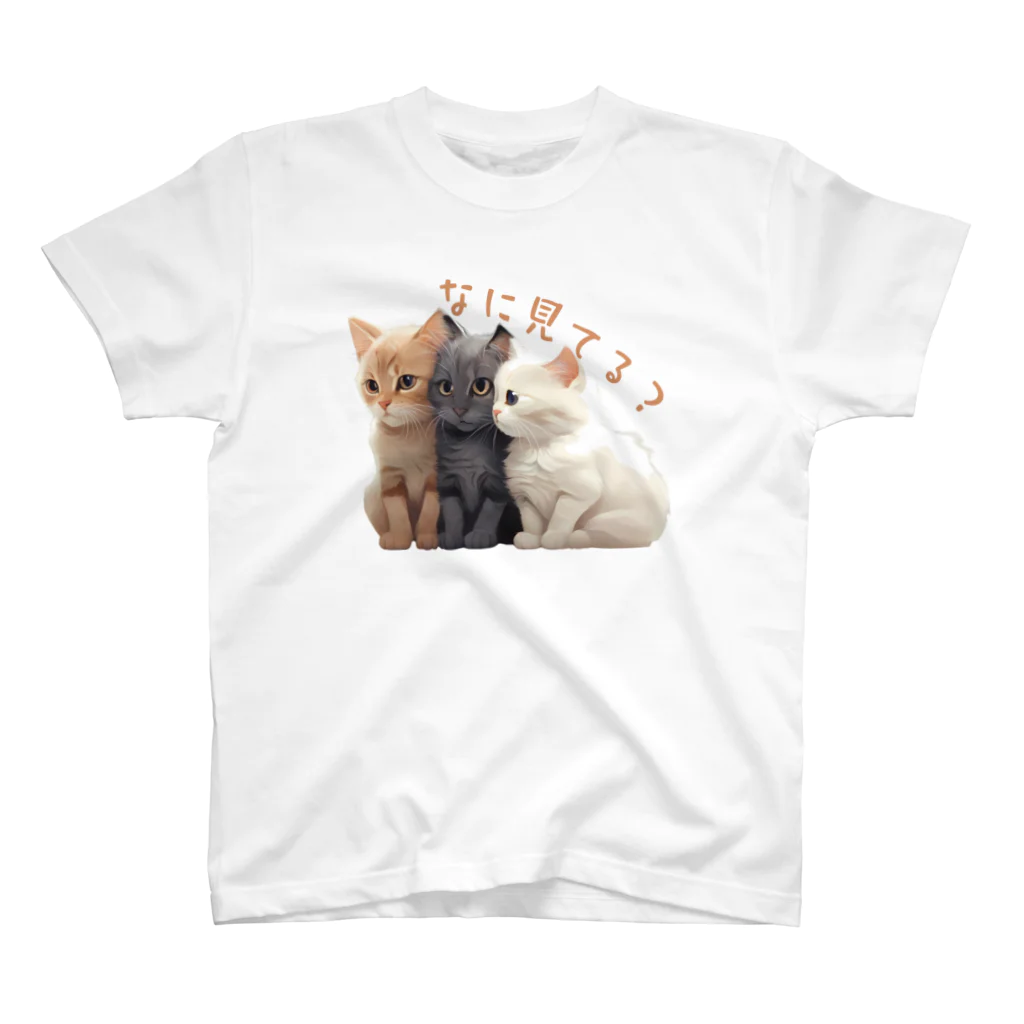 HappyFaceMarketのなに見てるのかな？３匹の子猫 Regular Fit T-Shirt