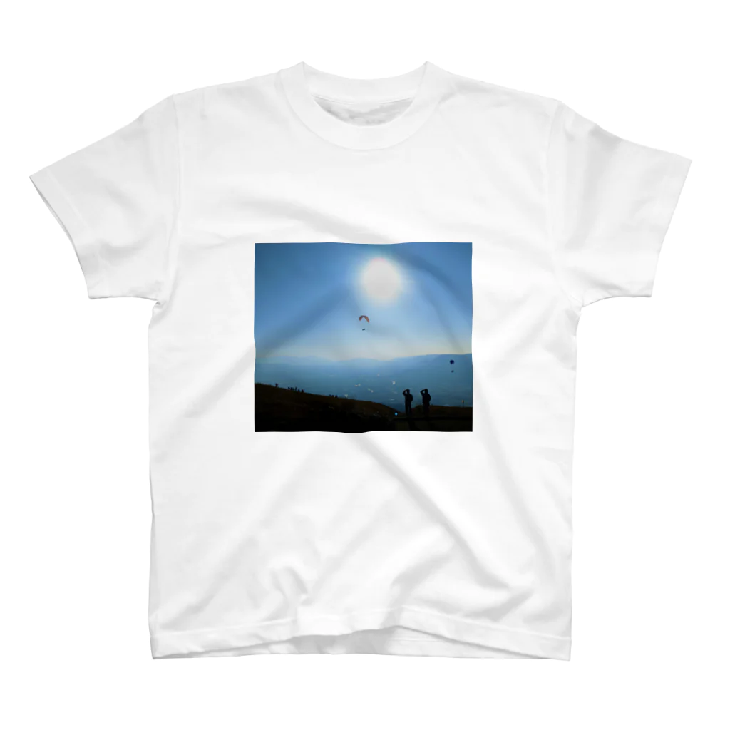 Good morning Earthのflying in aso スタンダードTシャツ