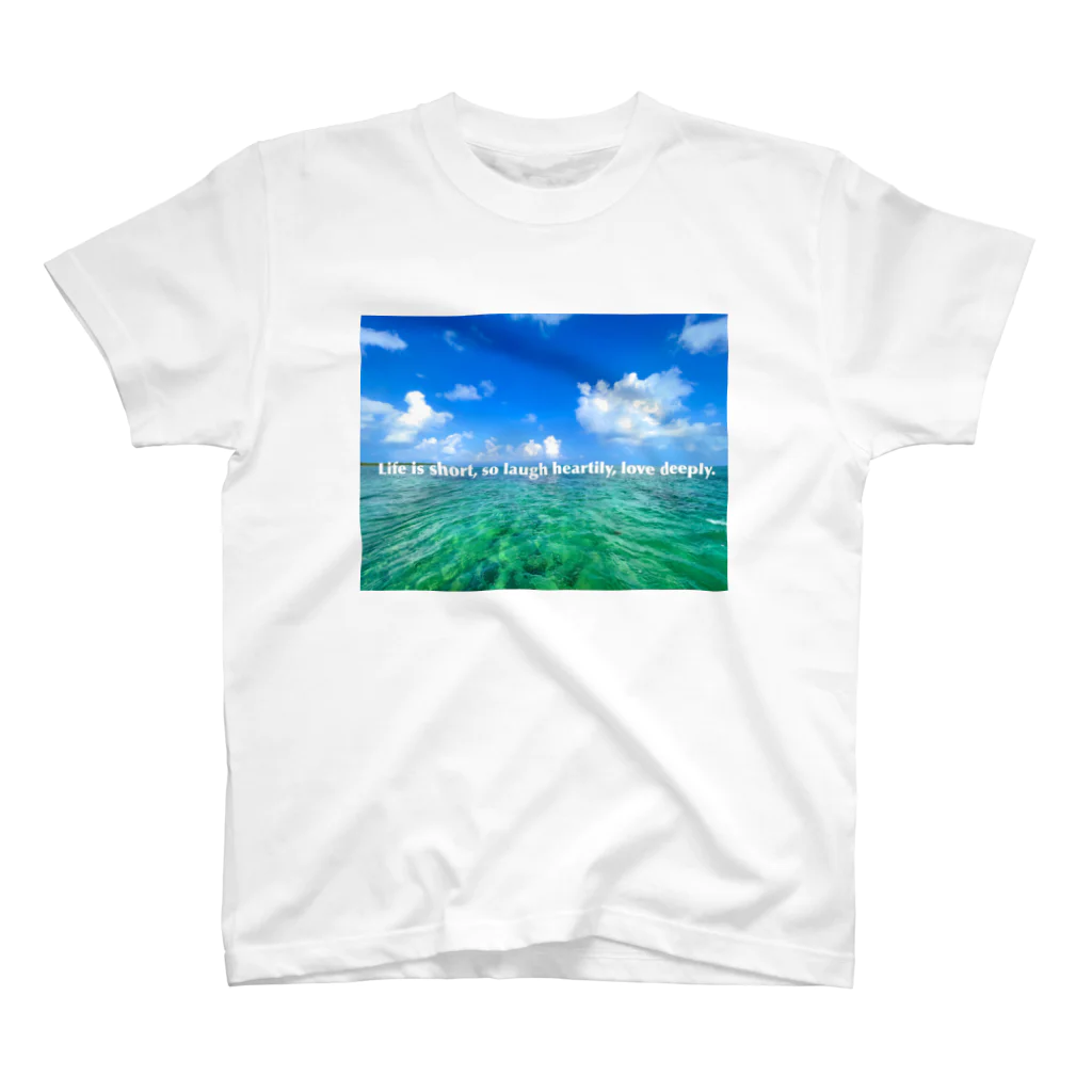 mizuphoto galleryのLife is short, so laugh heartily, love deeply. Regular Fit T-Shirt