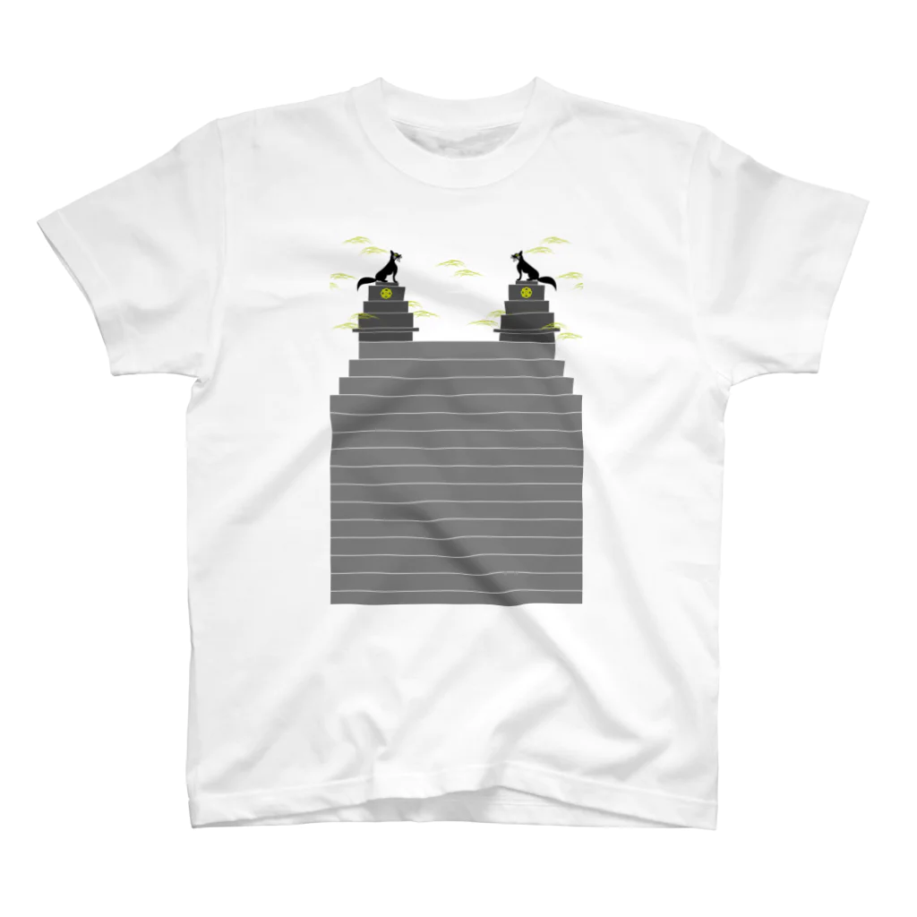 Amiの黒狛狐と穂波 神社 Regular Fit T-Shirt
