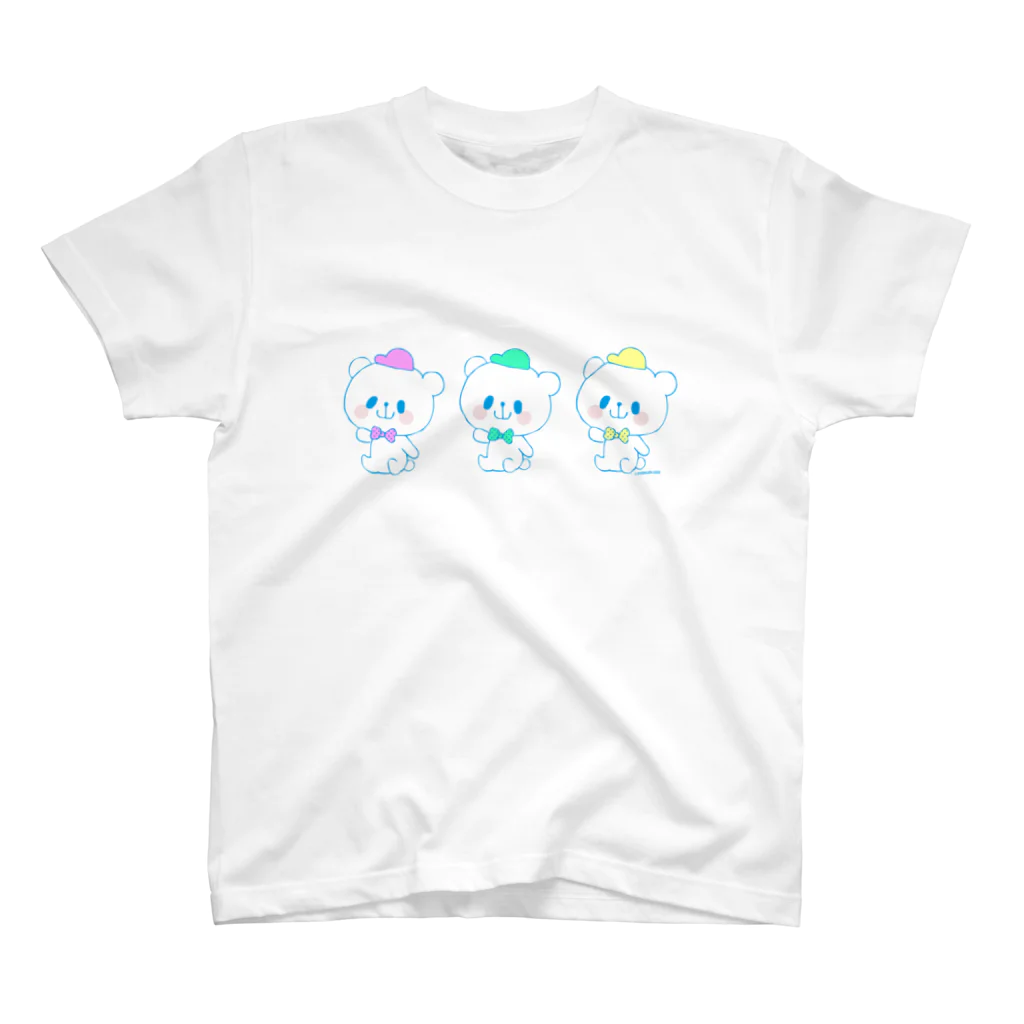 おやまくまオフィシャルWEBSHOP:SUZURI店のカラフルおやまくま３びき スタンダードTシャツ