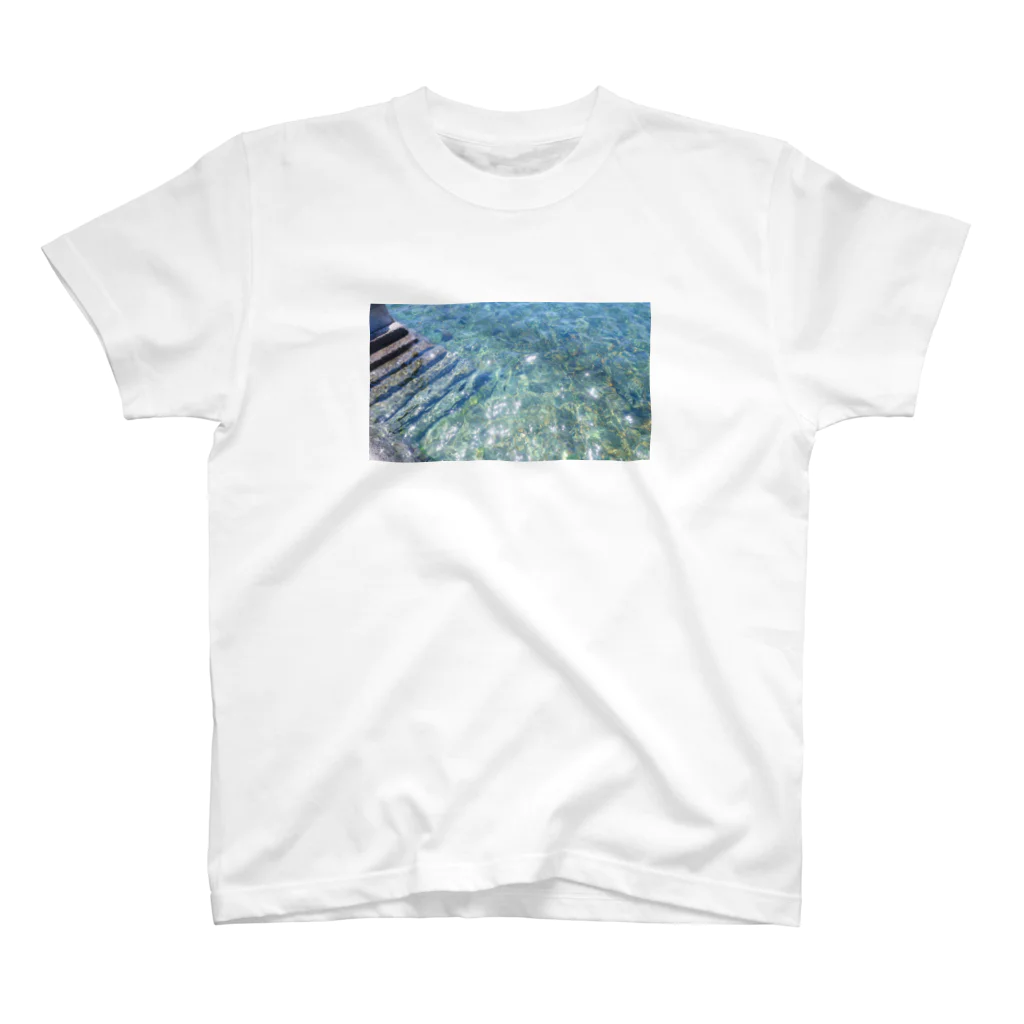なつのおんなの海の匂い Regular Fit T-Shirt