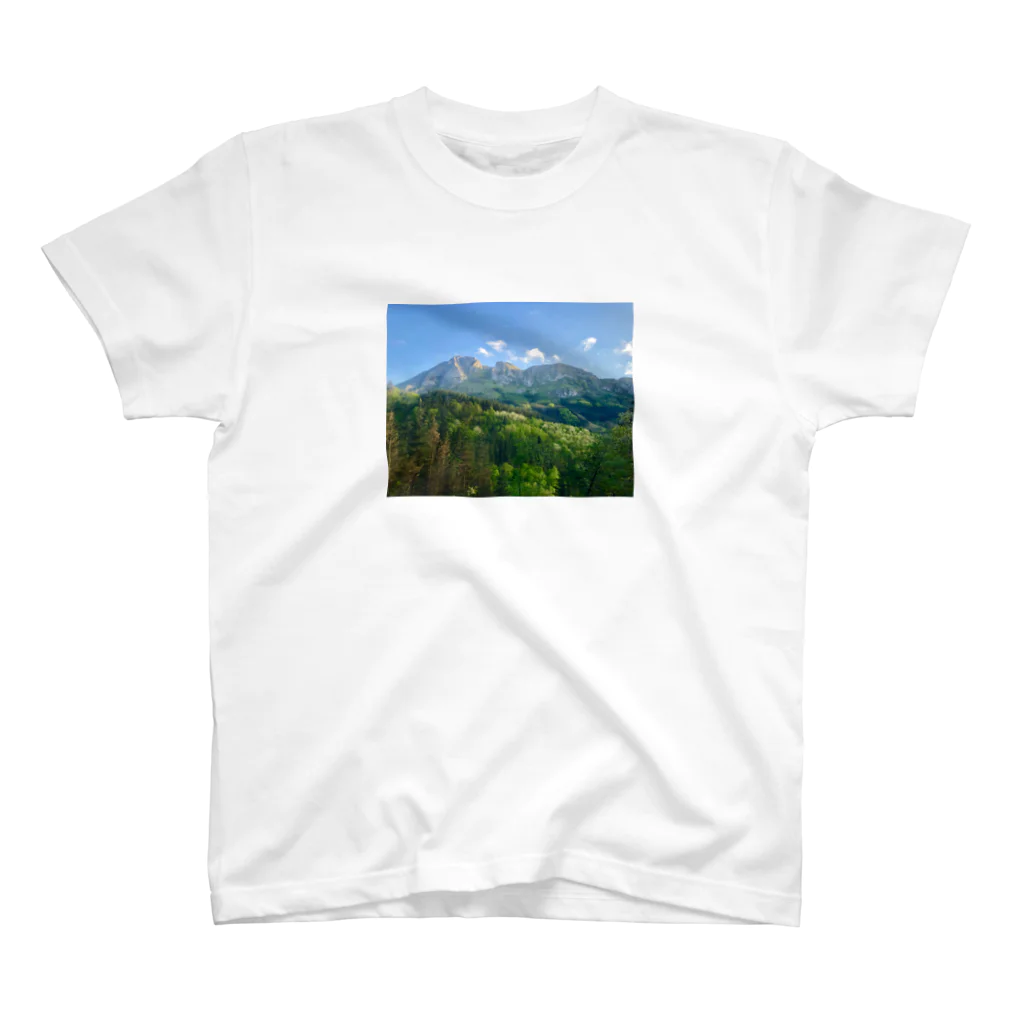 Mucho-Tierraのバスクの山 Regular Fit T-Shirt