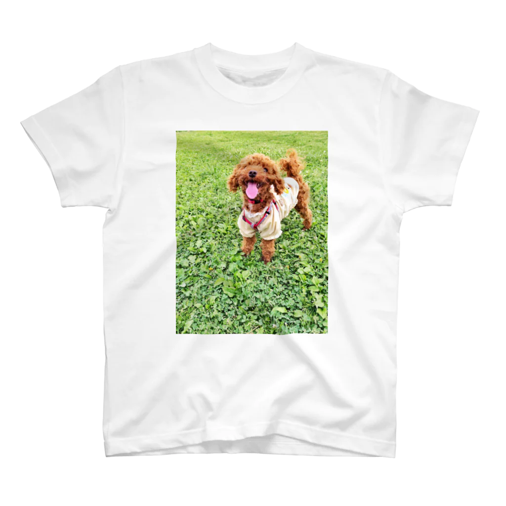 Happy Daysのクローバーと子犬 Regular Fit T-Shirt