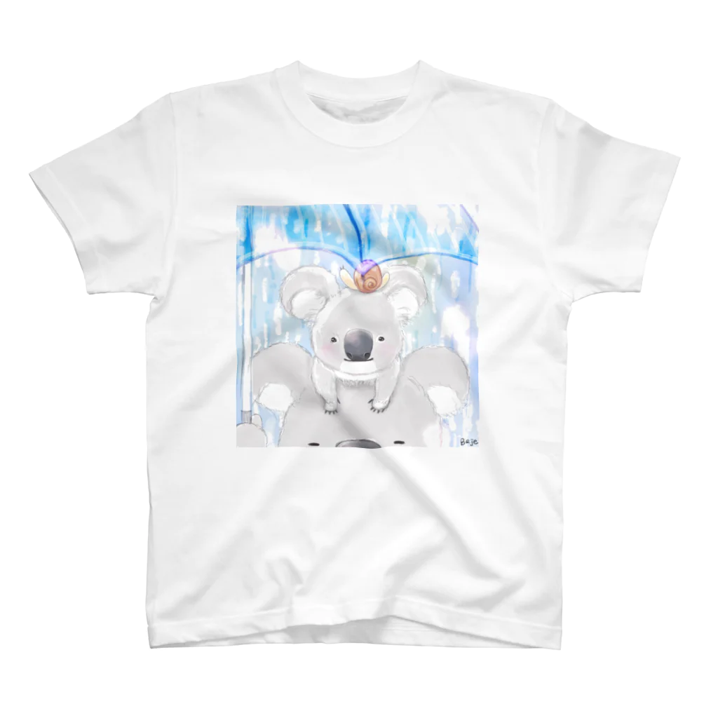 Bajeの雨の中のコアラ🐨 スタンダードTシャツ