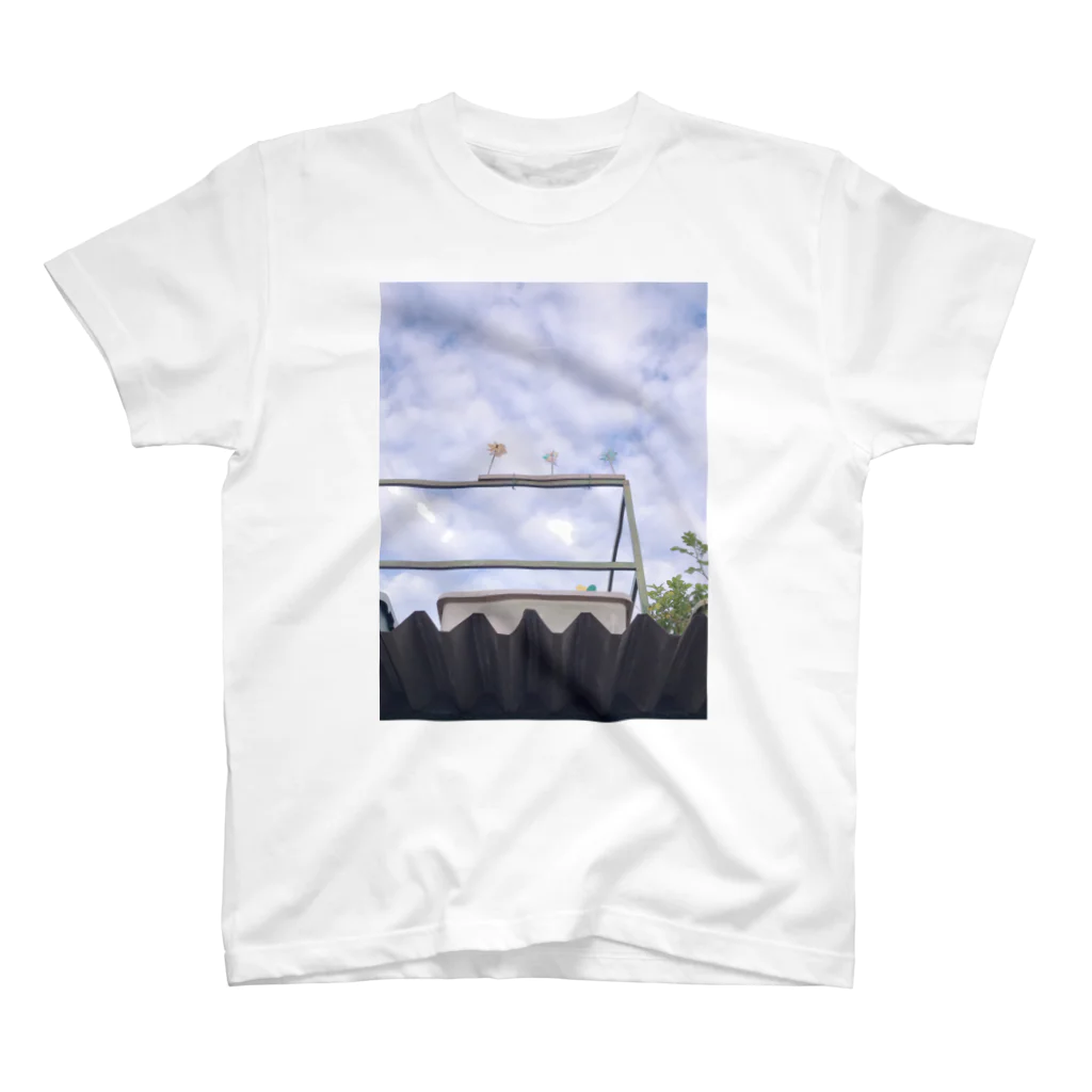 よぴてっくすの空と風車 Regular Fit T-Shirt