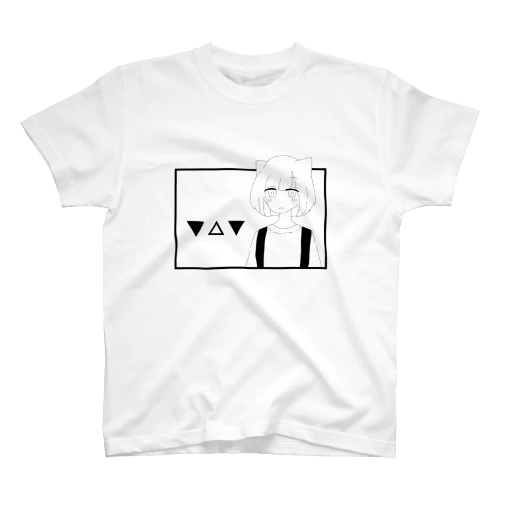 もふもふの猫系女の子 Regular Fit T-Shirt