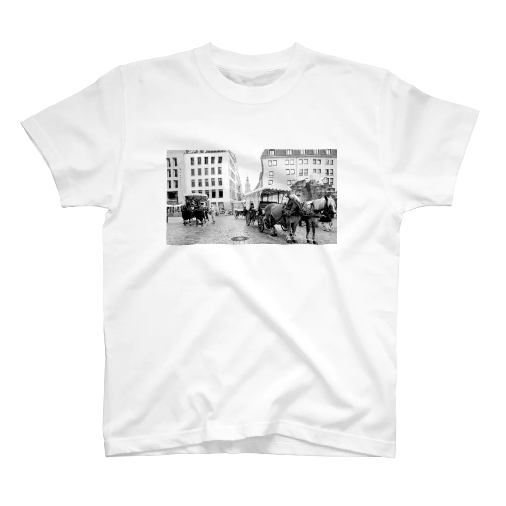 yuriekonoの馬車がいる風景 スタンダードTシャツ