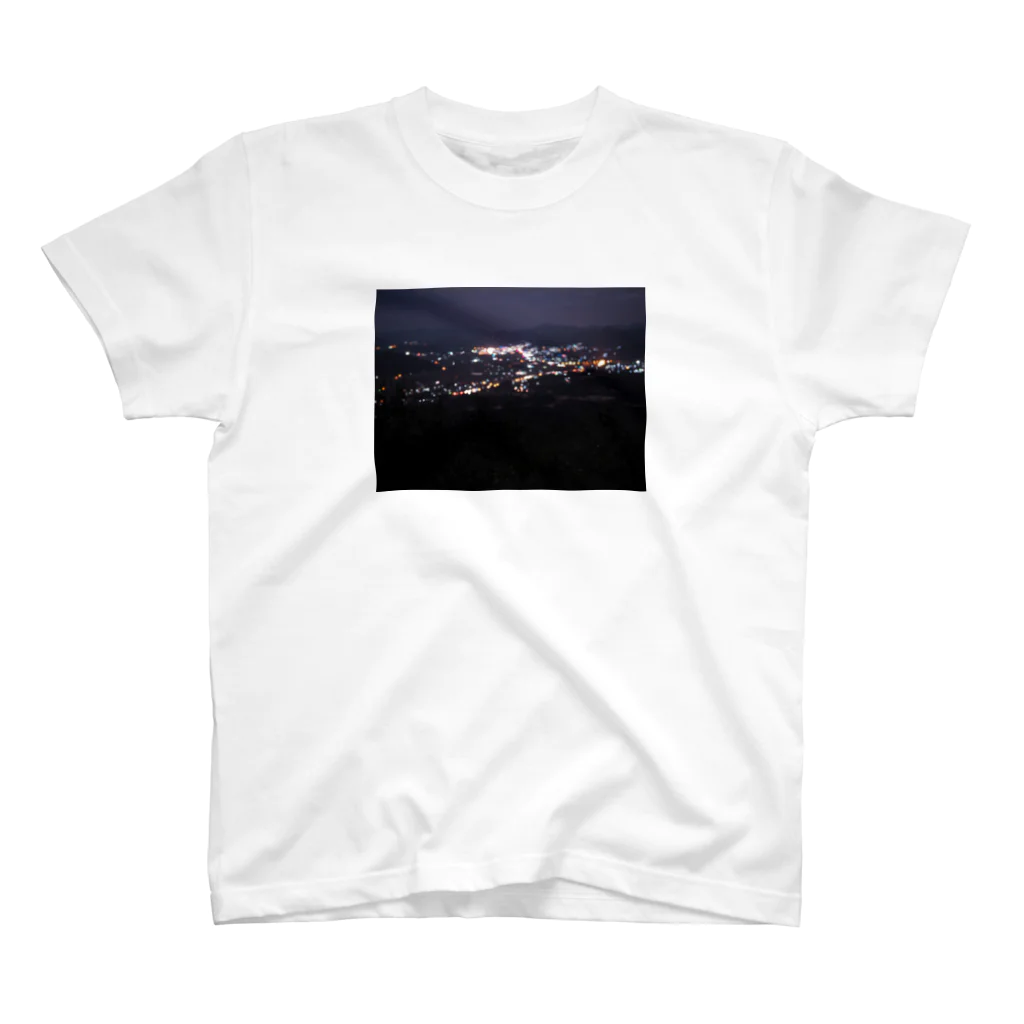 いのうえ(   ᷇࿀ ᷆  )の潤んだ夜景 スタンダードTシャツ