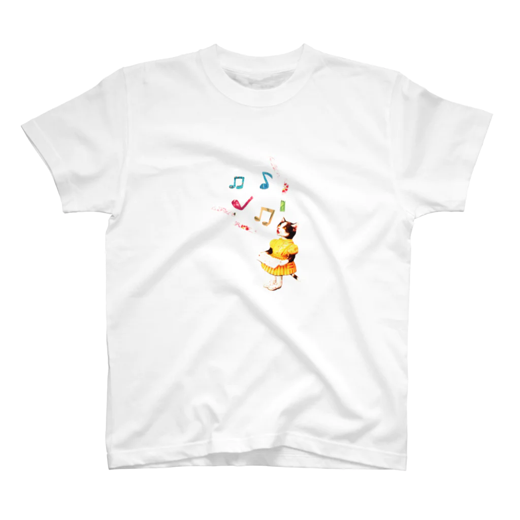 春にゃんのお洋服を着た猫 Regular Fit T-Shirt