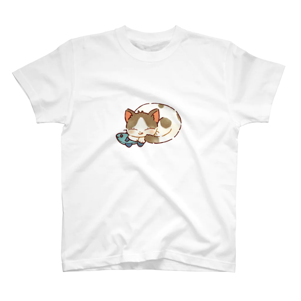 Tourney Juneのおねむねこすけ（ハチワレ） スタンダードTシャツ