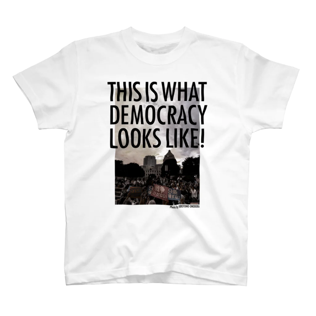 小野寺宏友の色生地用 WHAT'S DEMOCRACY? モノクロ Regular Fit T-Shirt