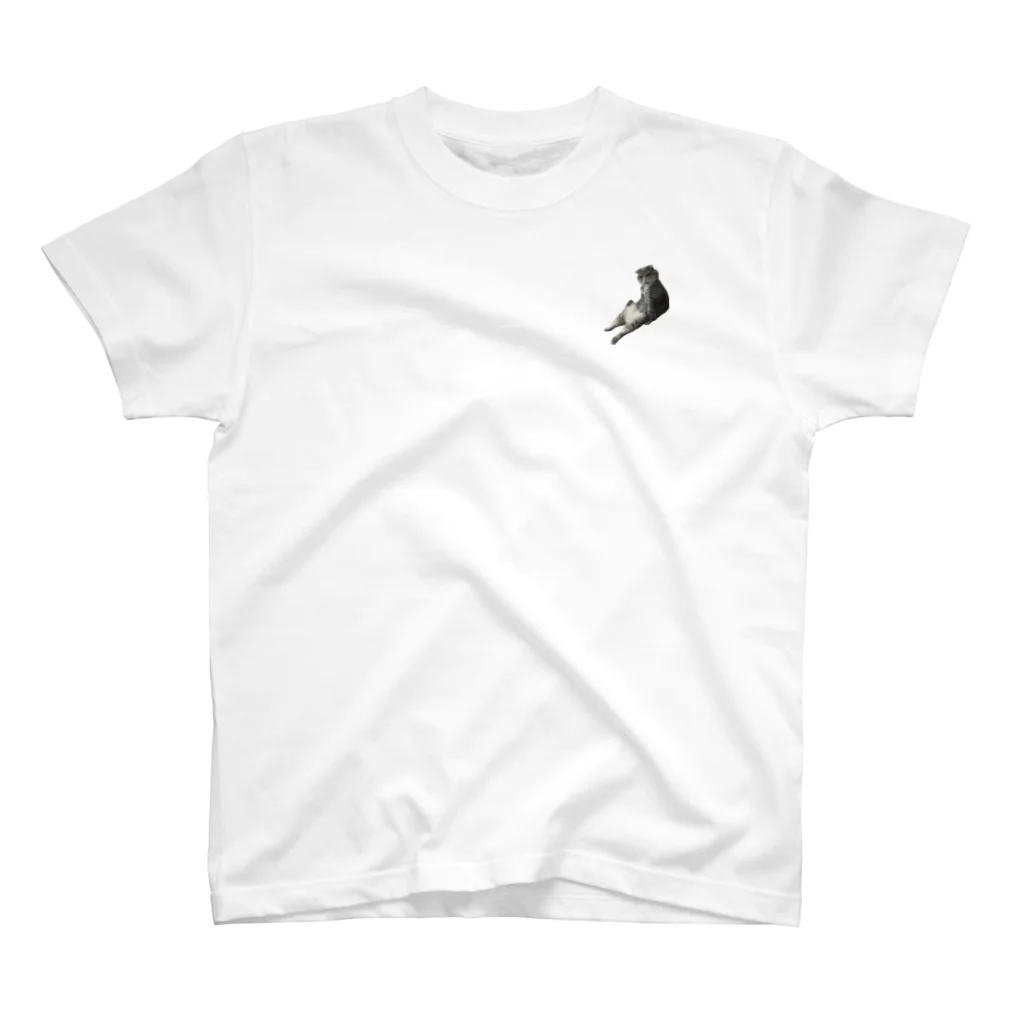 隣の家の山田です。のお座りとらくん Regular Fit T-Shirt