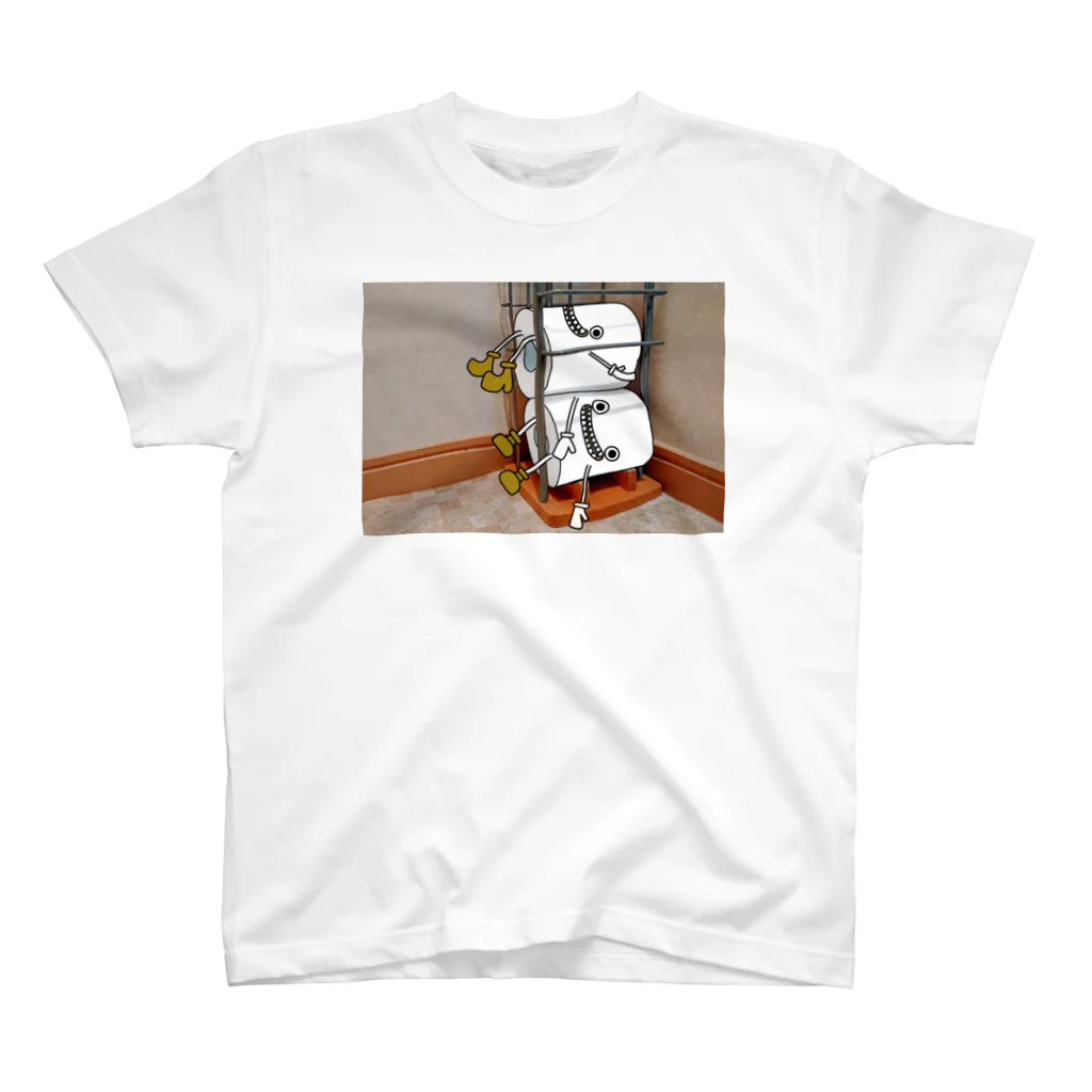 OKASHI NA IKIMONOのトイレットペーパーくん's Regular Fit T-Shirt