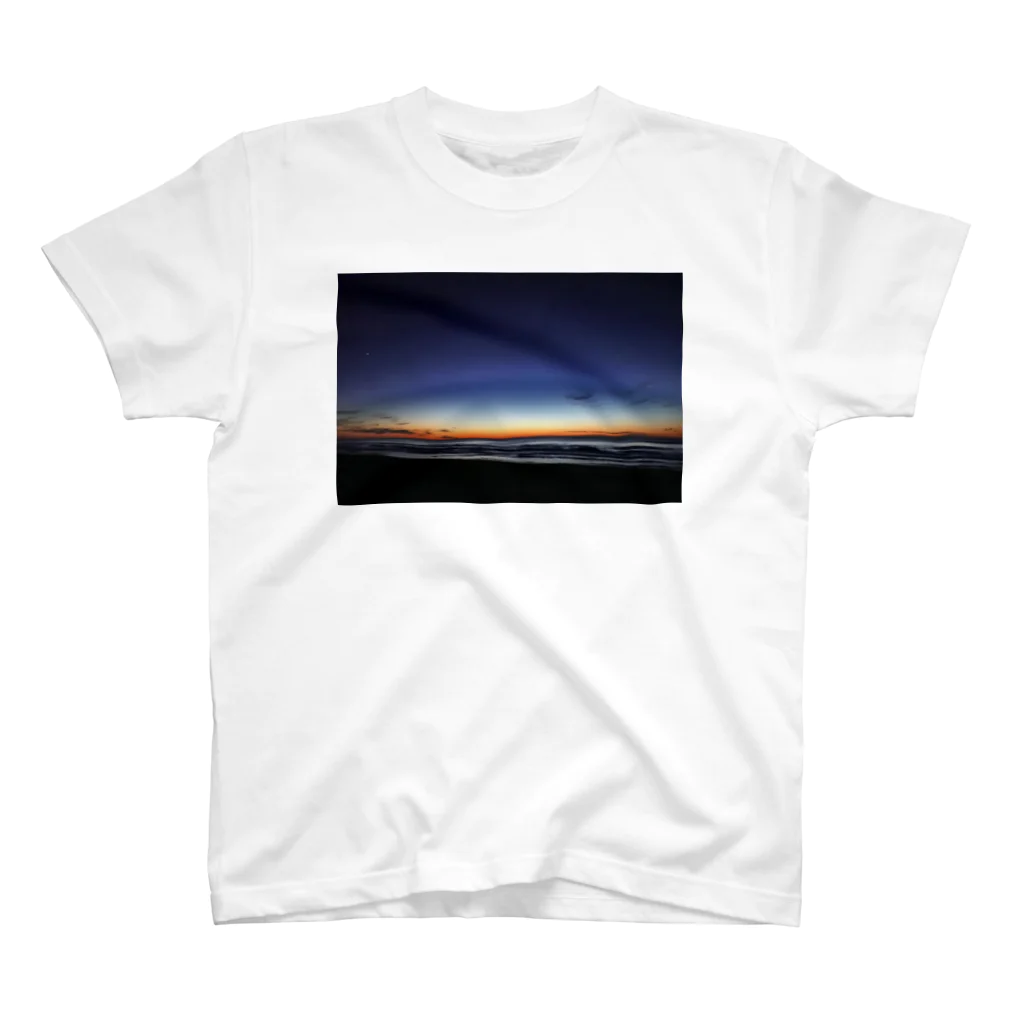 ノレノレの千里浜海岸の夕焼け スタンダードTシャツ