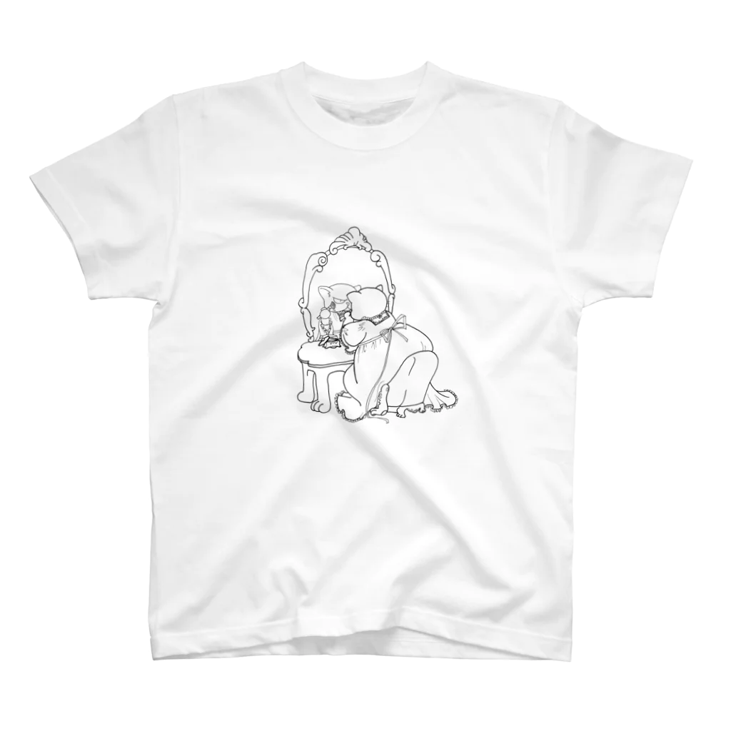 36sanのangry cat queen Regular Fit T-Shirt