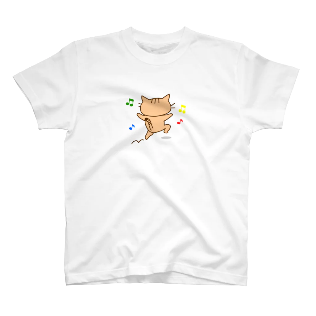 eigoyaのすきっぷする茶トラ猫 スタンダードTシャツ