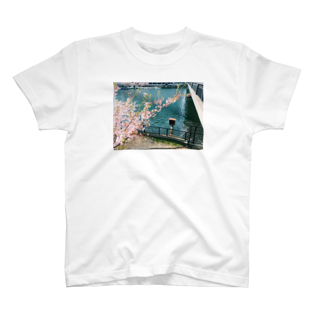 うさぎちゃんアイランドの葉桜天満橋 Regular Fit T-Shirt