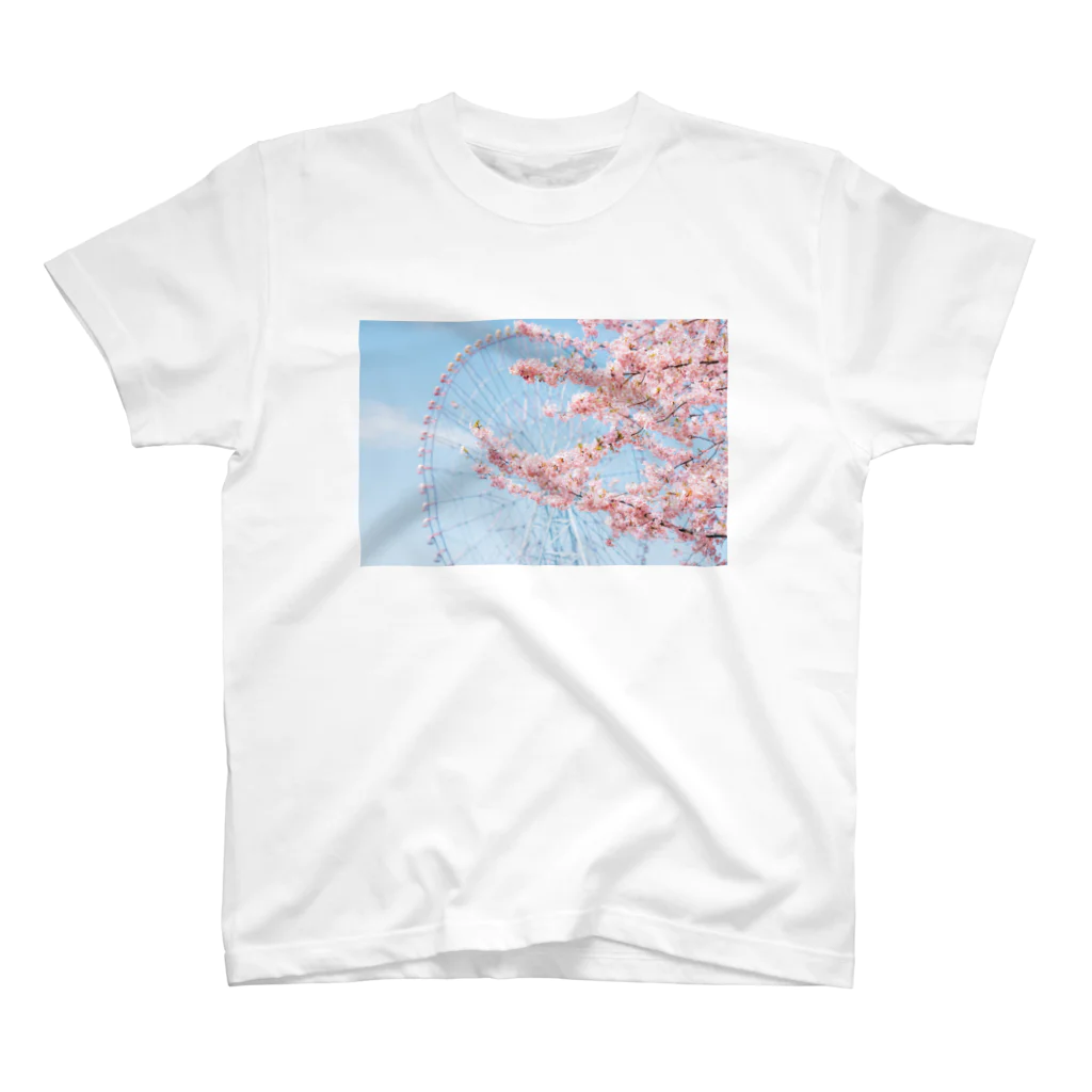 Photographer non.'s shopの観覧車と桜。 スタンダードTシャツ